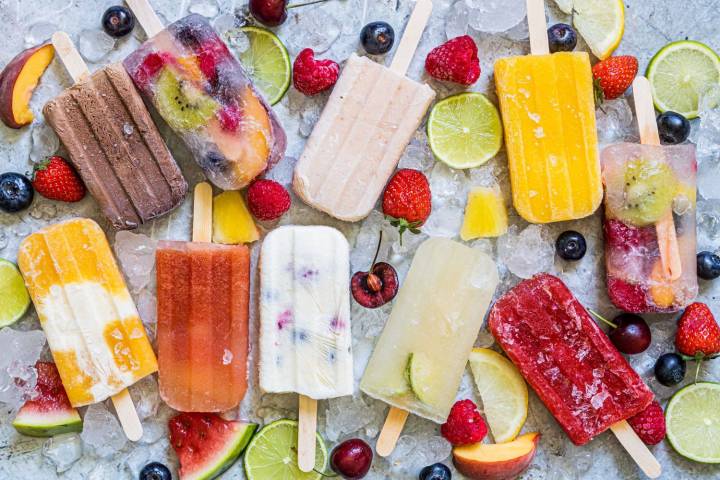 Delicious Homemade Popsicles! Recipes, Tips, and More Homemade popsicles including strawberry, peaches and cream, watermelon, chocolate, and lemon lime.
