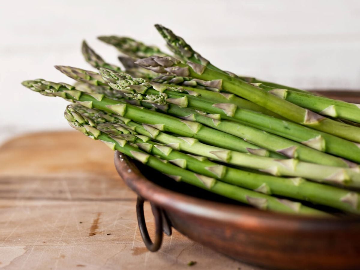Healthy Asparagus Recipes Bowl with green asparagus